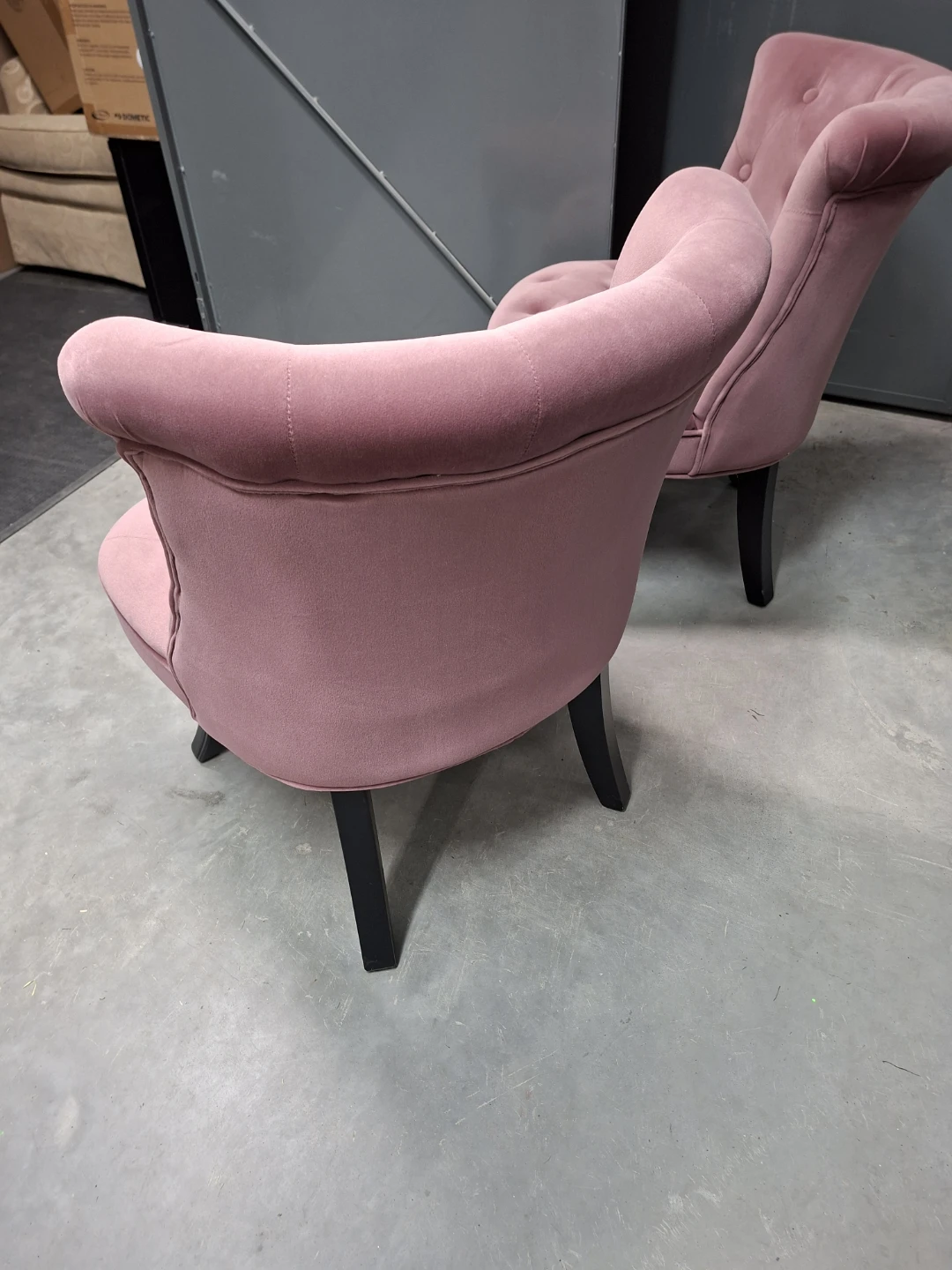 Pair of Dusty Rose Velvet Accent Chairs 🌱 - photo 3