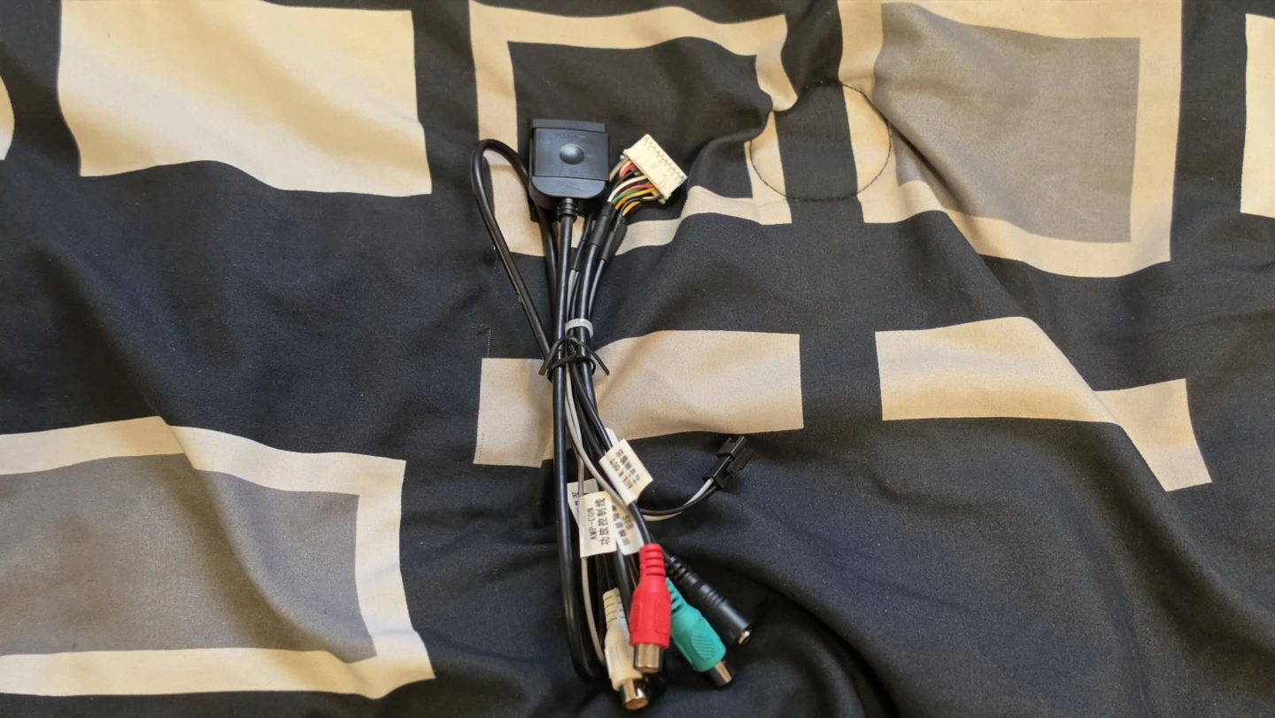 Car Stereo Wiring Harness and Accessory Kit - photo 2
