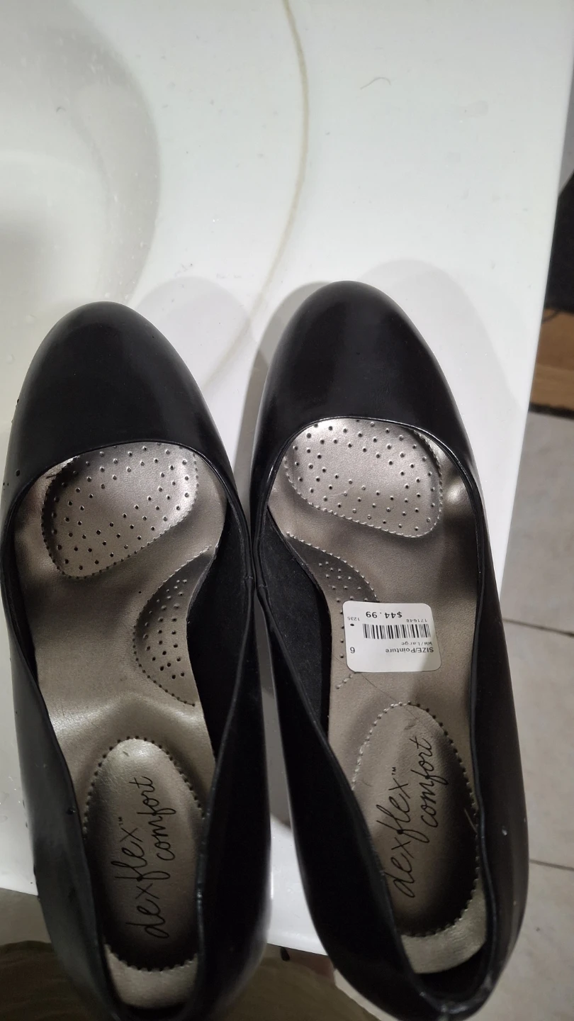 Comfortright Black Size 6 Wide Heel Pumps