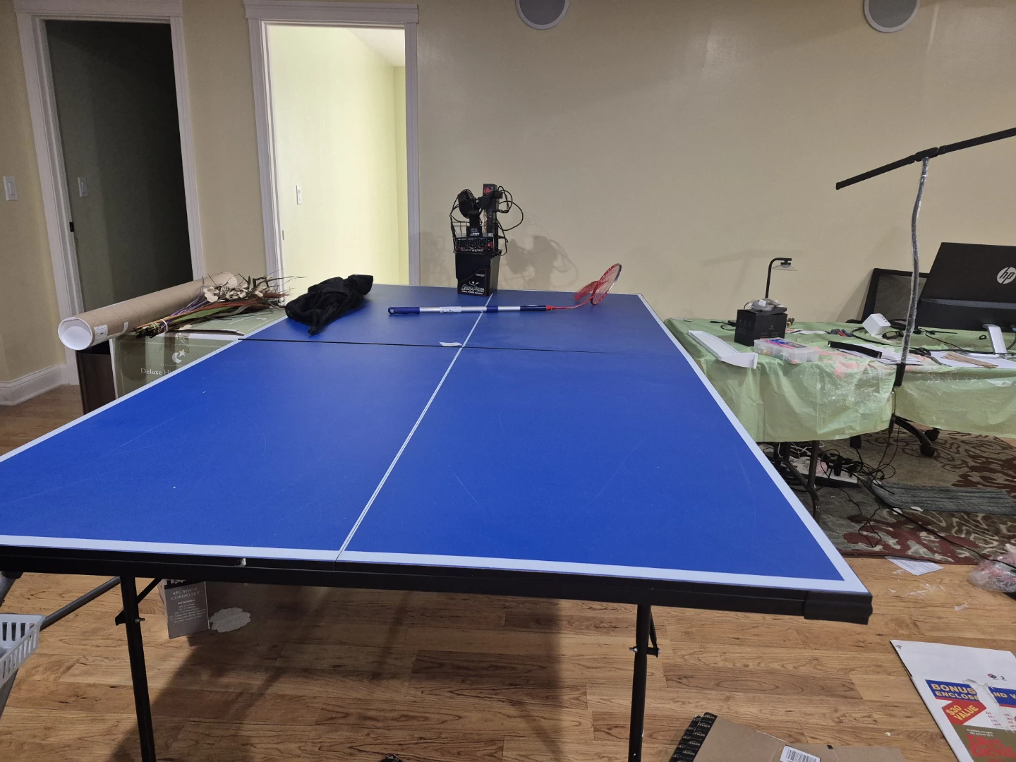 Ping pong board with robot ball collector and thrower - photo 2