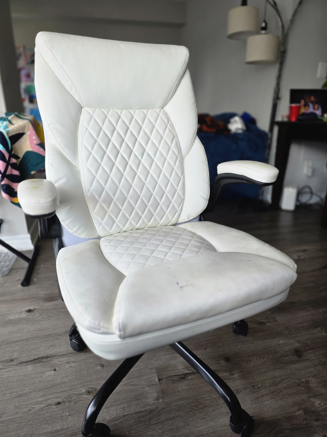 White Faux Leather Ergonomic Office Chair - photo 2