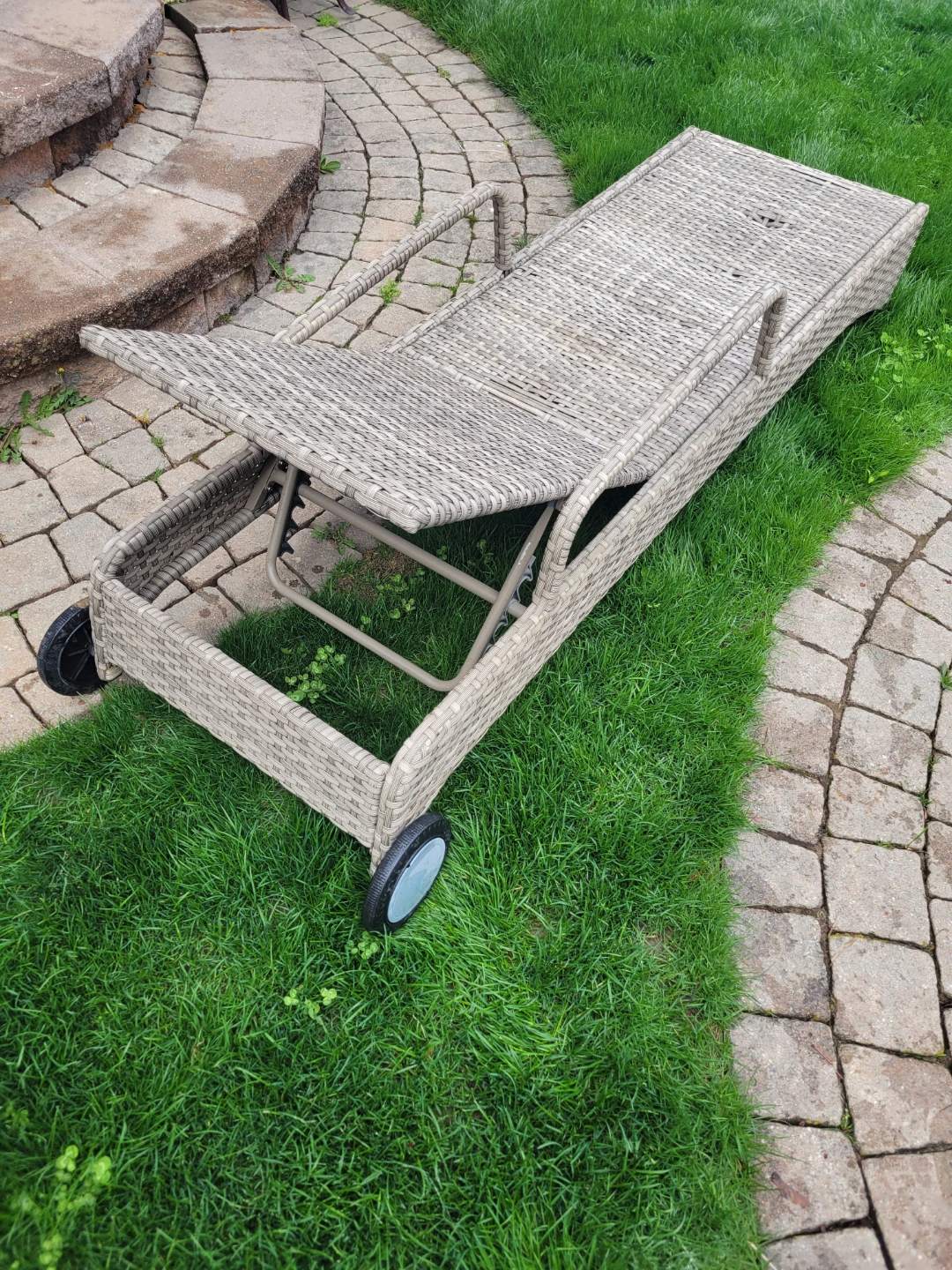 Wicker Chaise Lounge Chair with Wheels - photo 3