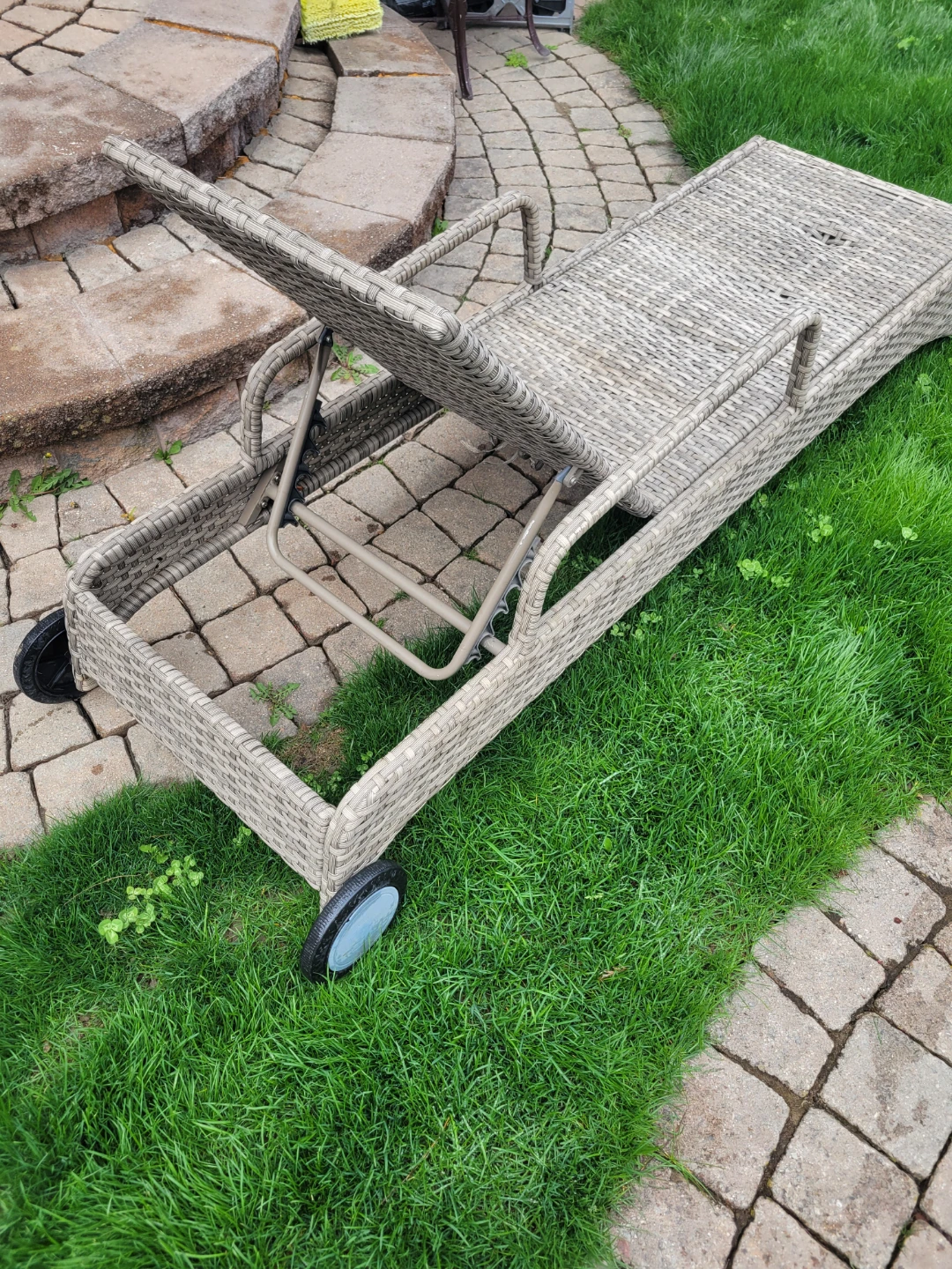 Wicker Chaise Lounge Chair with Wheels - photo 5