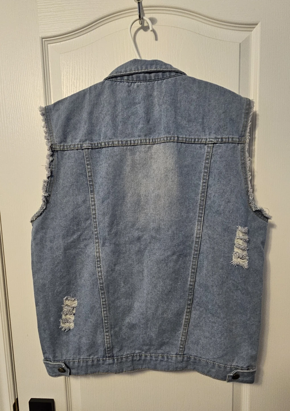 Men's Distressed Denim Vest - photo 3