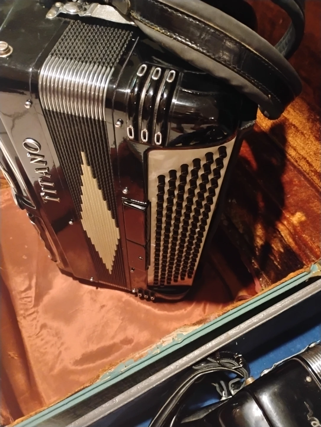 Vintage accordion - photo 4