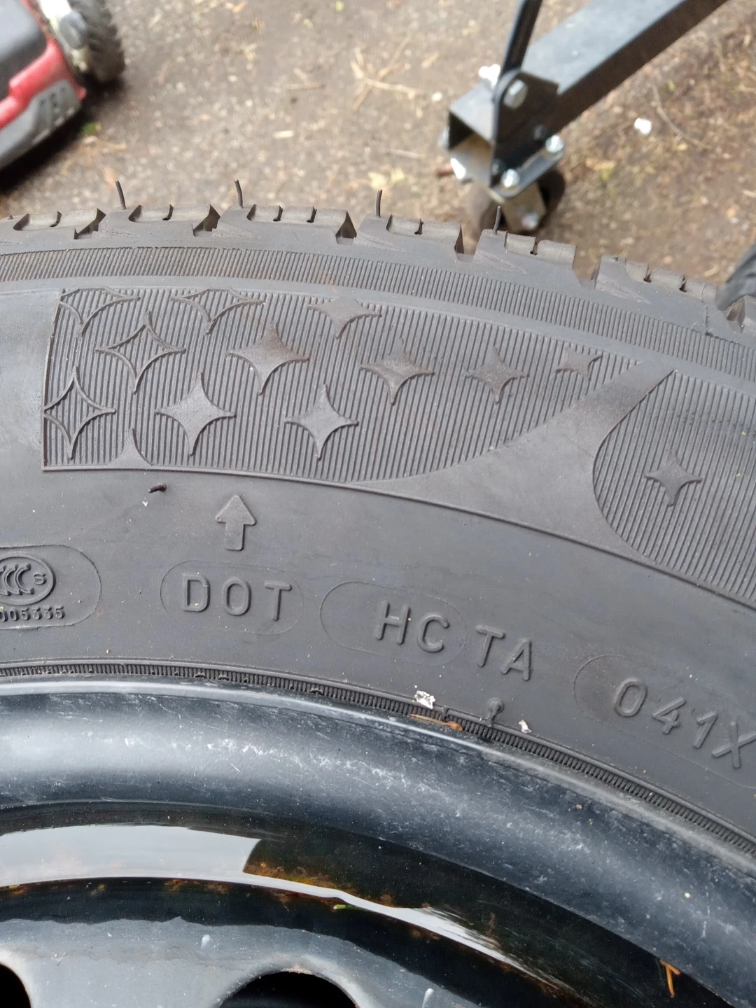 Michelin X-Ice Snow Winter Tires 195/65R15 - photo 3