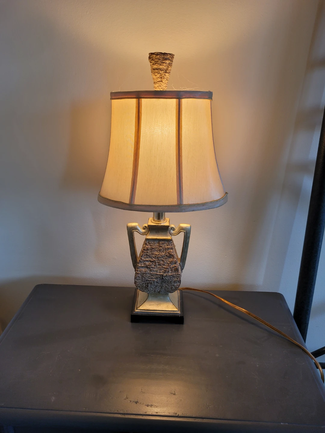 Set of 2 Table Lamps with Textured Beige Shades - photo 4