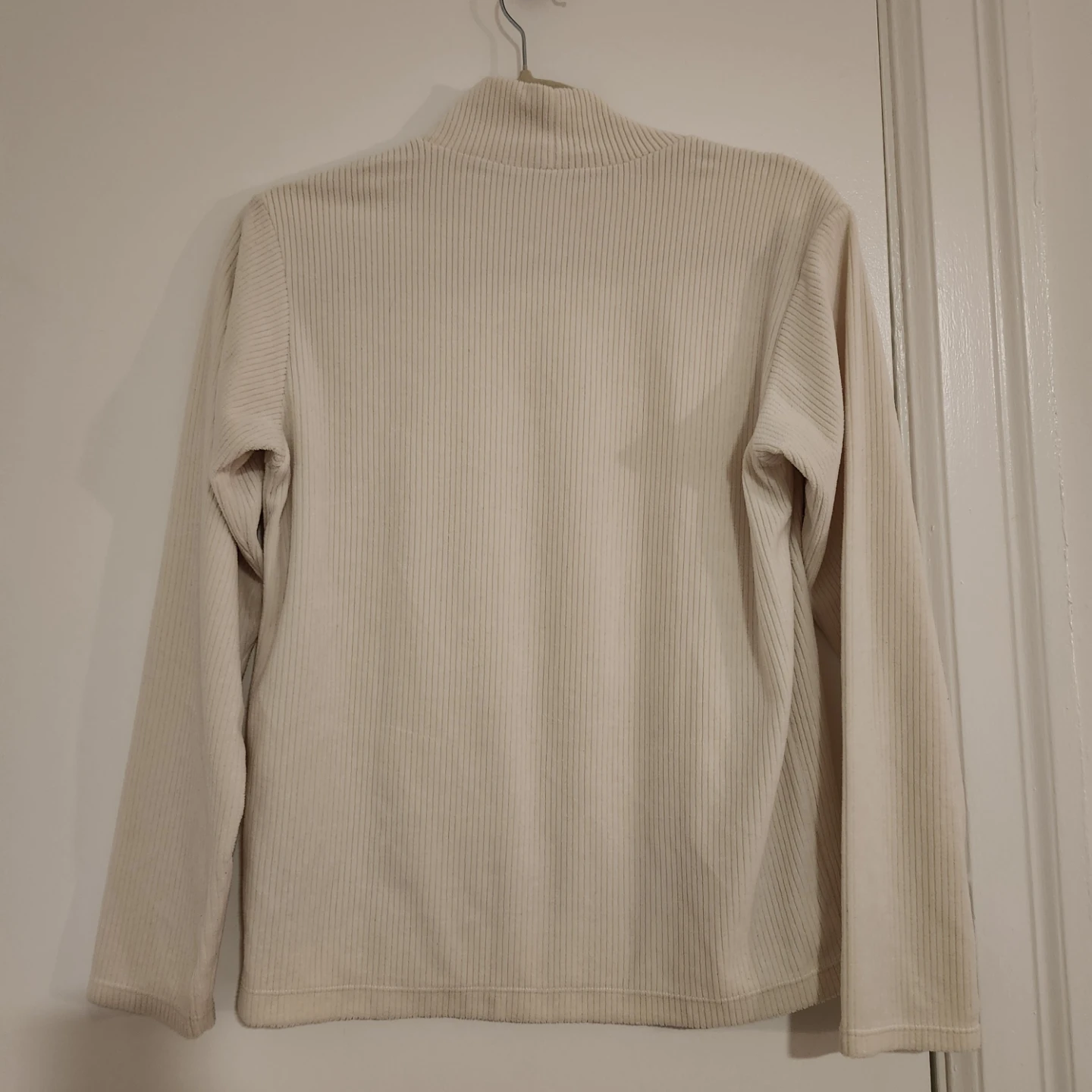 UNIQLO Ribbed Mock Neck Long Sleeve Shirt - Cream - photo 3