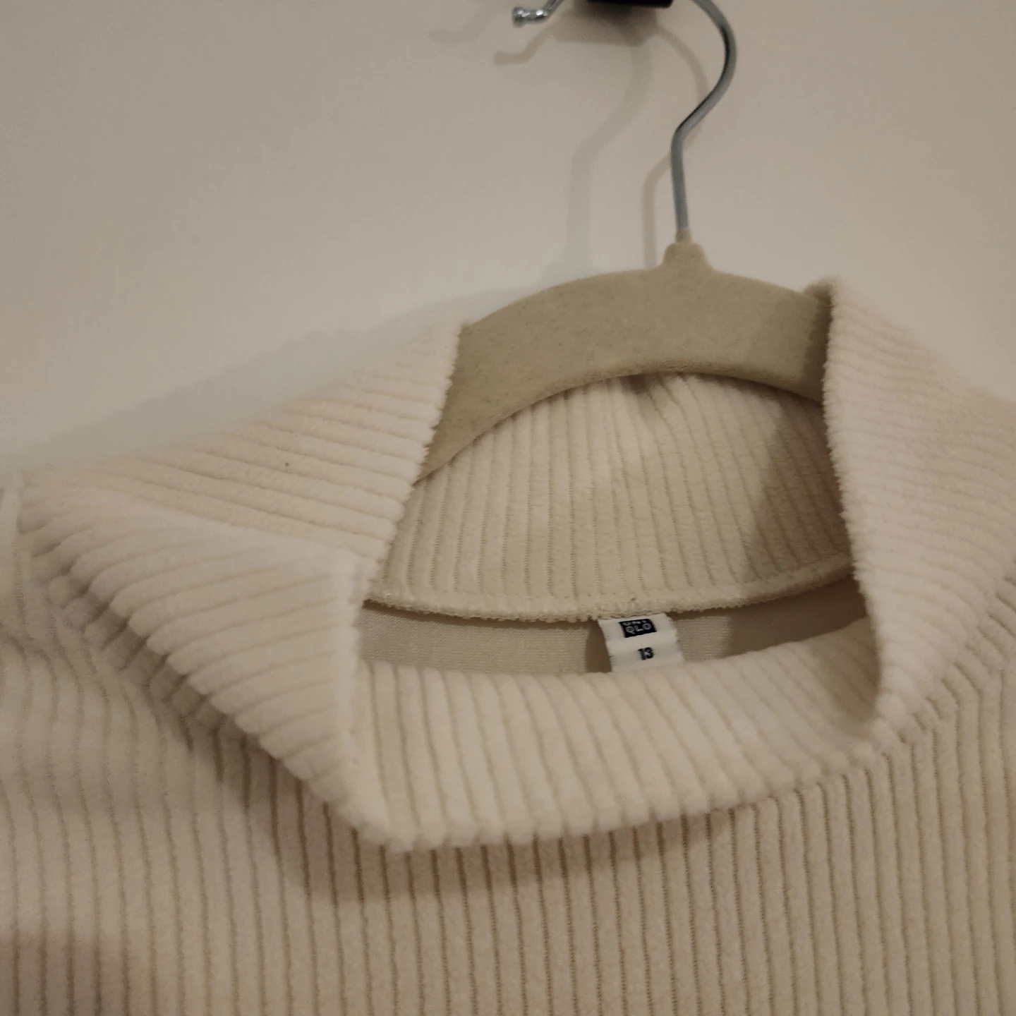 UNIQLO Ribbed Mock Neck Long Sleeve Shirt - Cream - photo 5