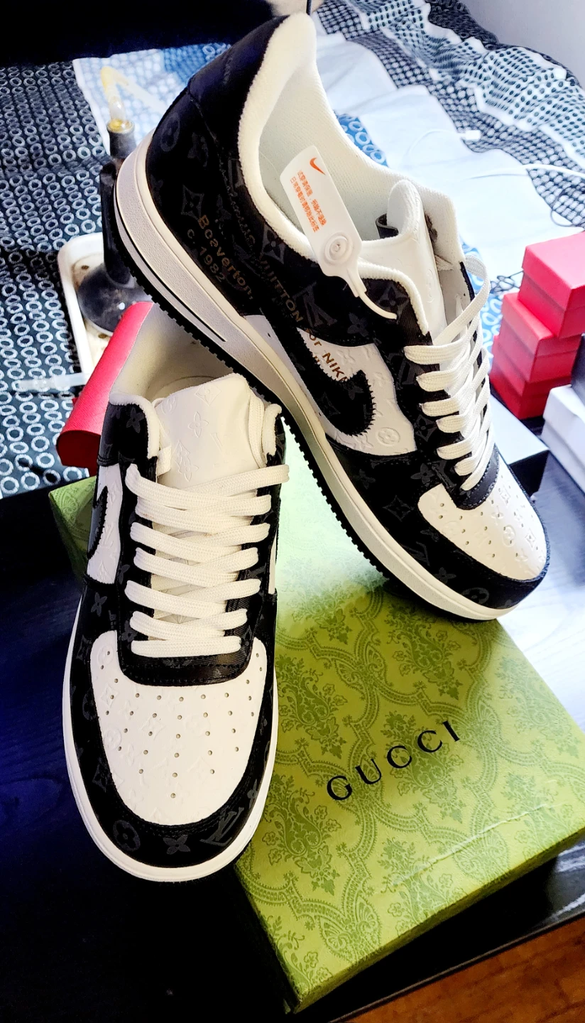 Nike Air Force 1 LV x Gucci Sneakers