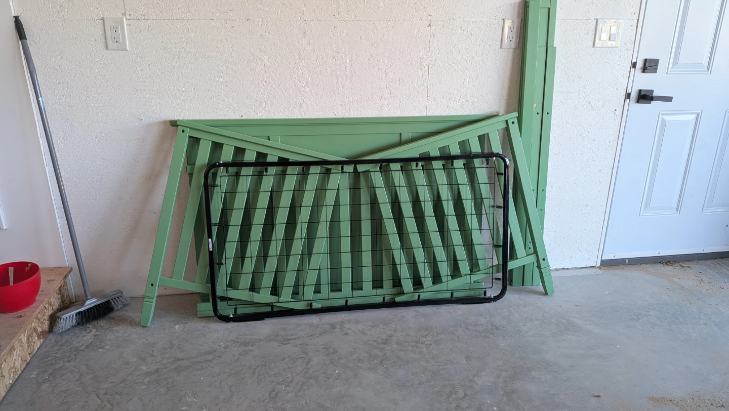 Crib with Mattress Frame - photo 4