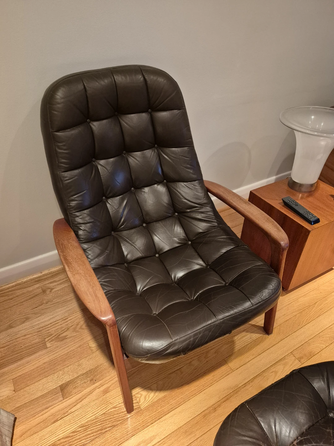 Vintage MCM Scoop Chair with Ottoman by R Huber & Co [Leather] - photo 3