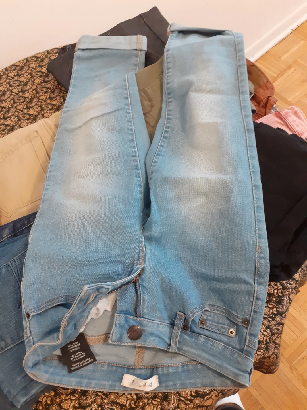 Bundle of Women's Pants - photo 4