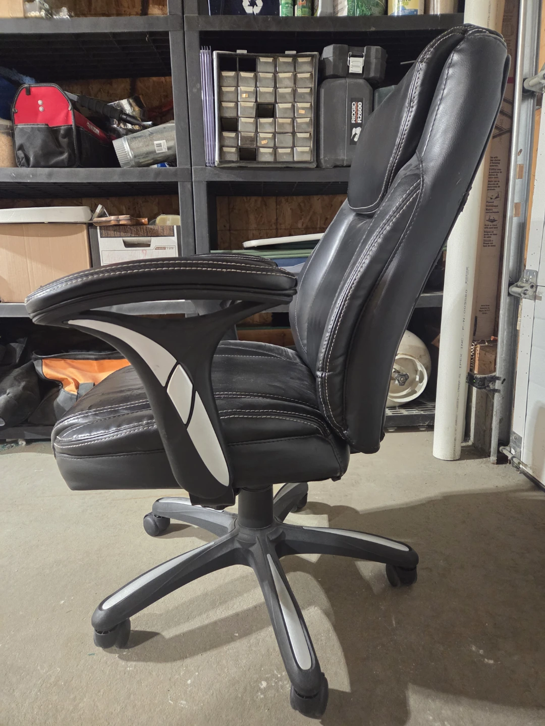 Black Office Chair - photo 2