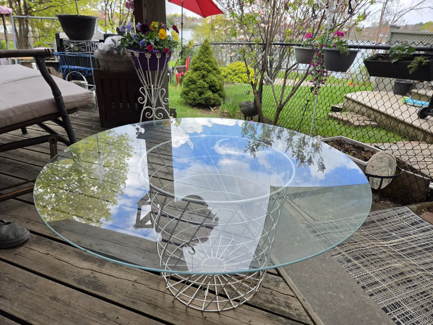Round Glass Top Coffee Table with Wire Basket Base - photo 2
