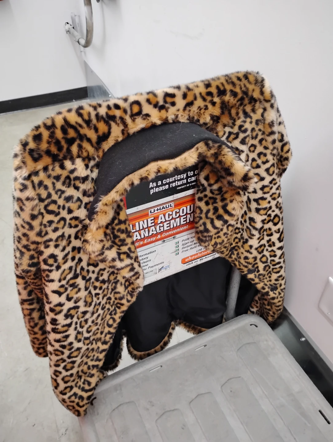 Forever 21 Leopard Print Faux Fur Jacket - Size L - photo 2