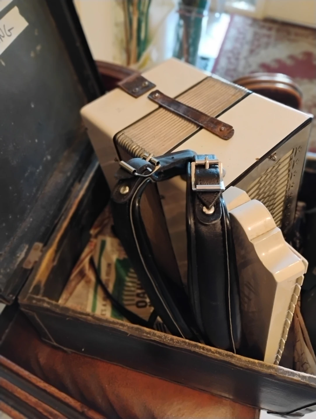 Vintage accordion - photo 3