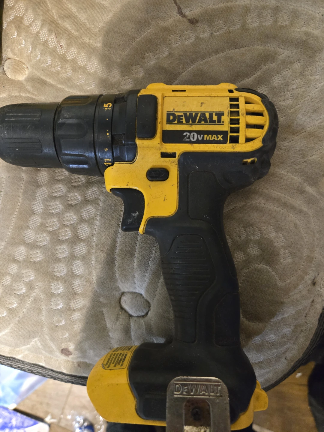 DEWALT 20V MAX Cordless Drill DCD780 - photo 2