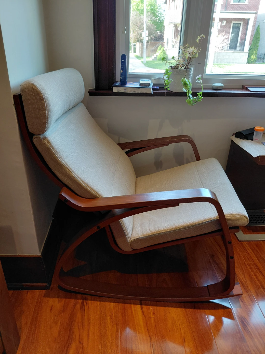 Wooden Rocking Chair - photo 2