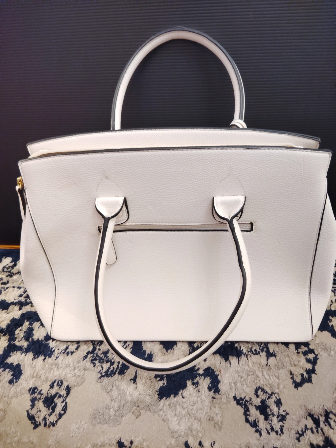 White Satchel Handbag with Gold Lock Detail - photo 3
