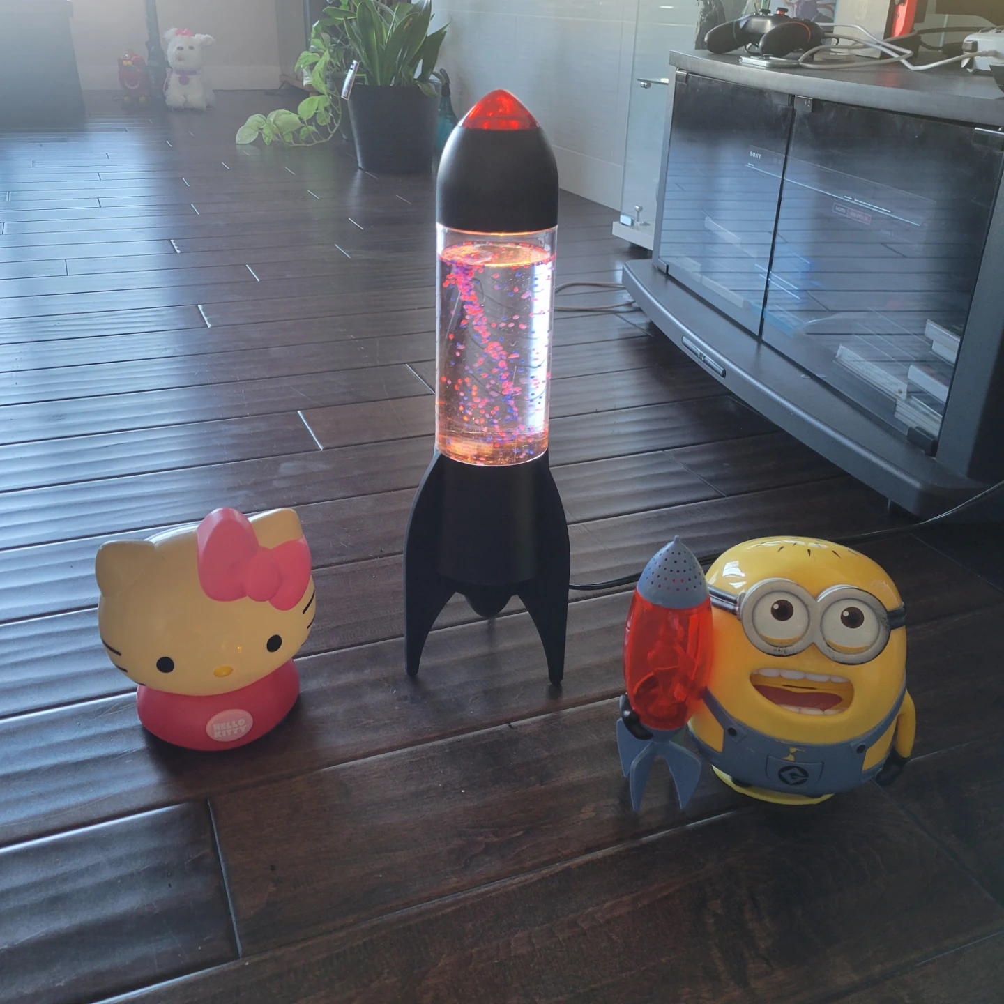 Hello Kitty Minion Rocket Lamp Bundle