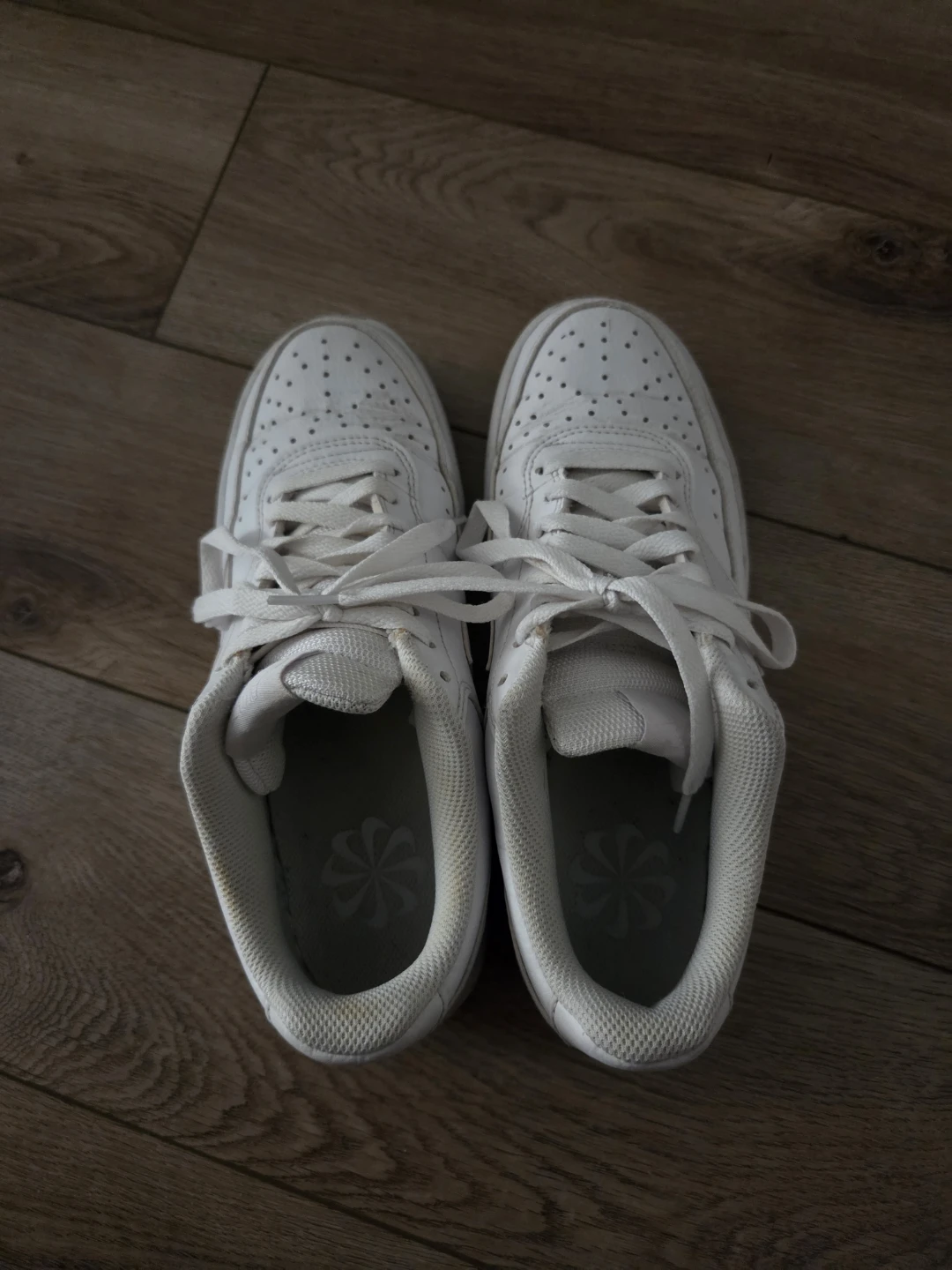 [Nike] Men's White Sneakers - US 7.5
