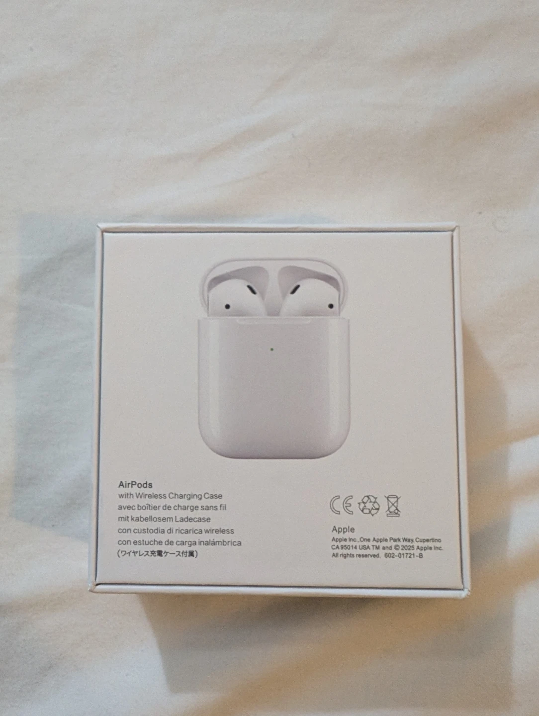 Apple AirPods with Charging Case - photo 2