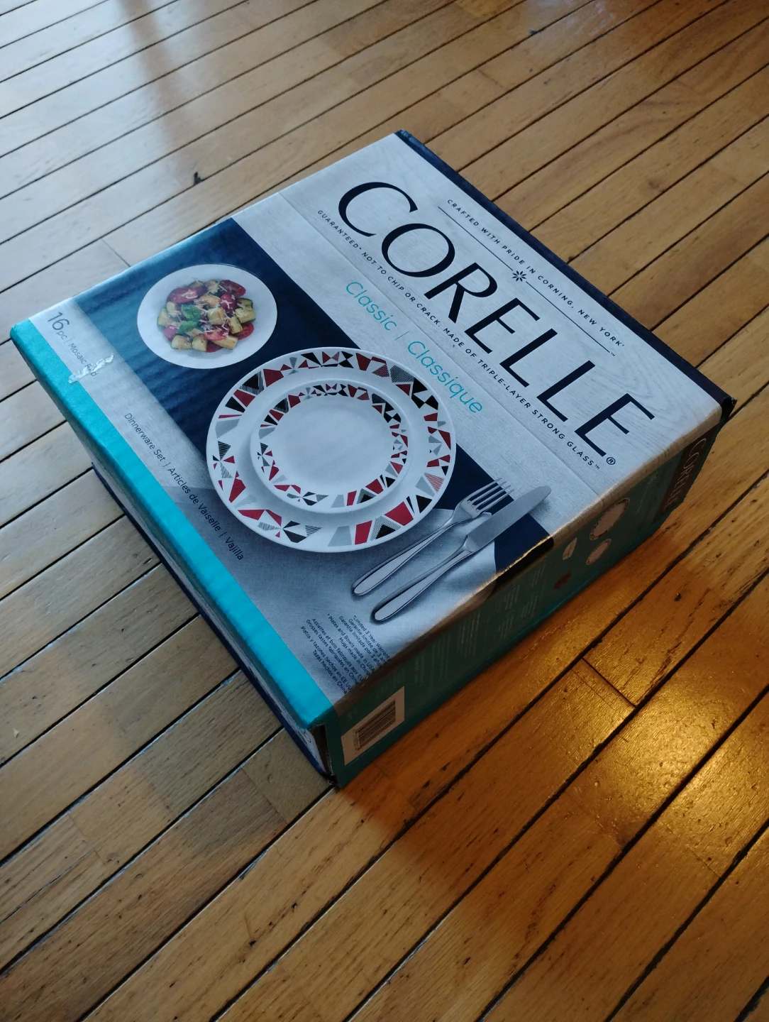 CORELLE 16-Piece Dinnerware Set - Classic Mosaic Red - photo 2