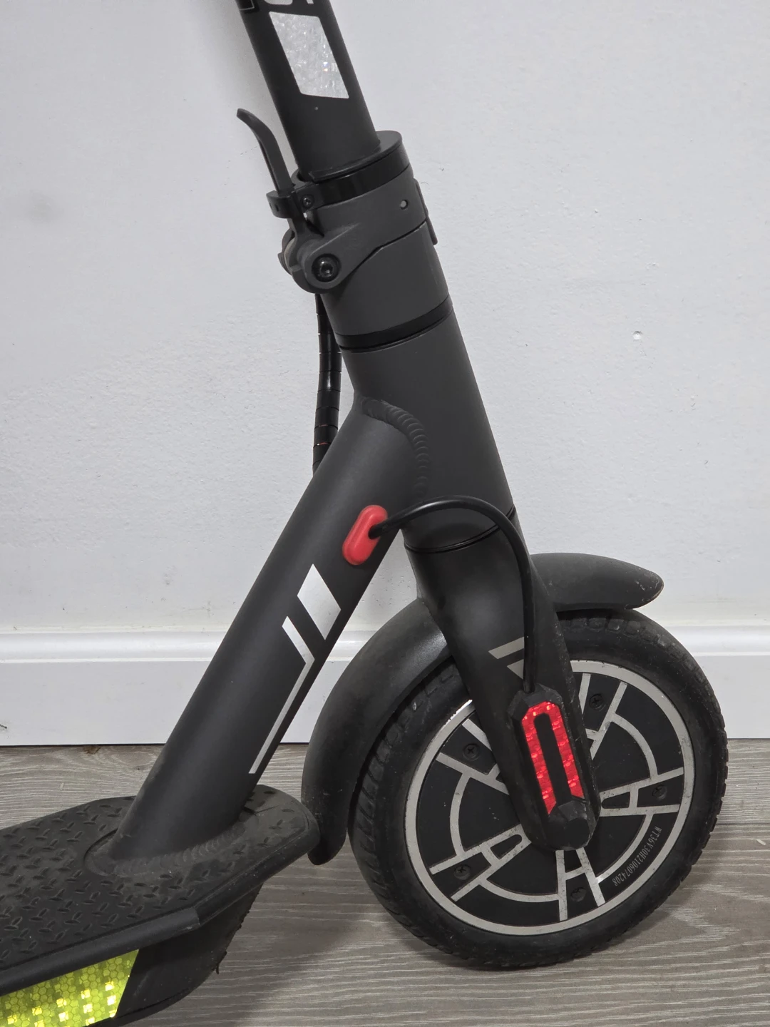 Swagtron Swagger 5 Electric Scooter - photo 4