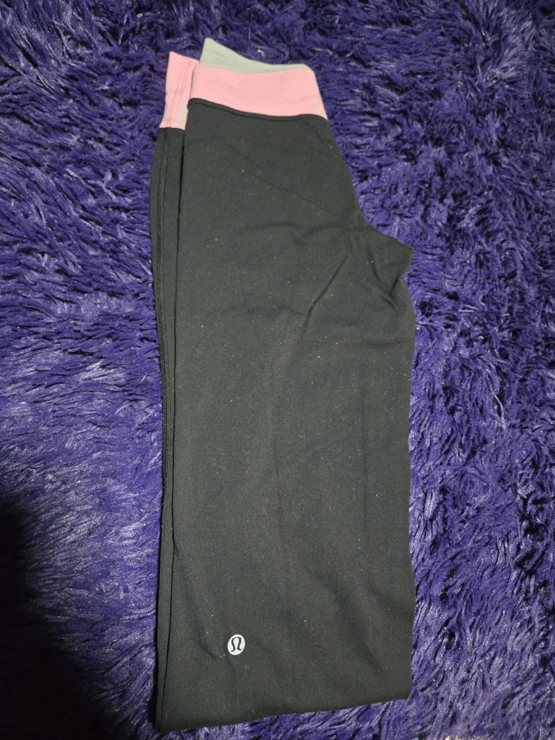 Lululemon Black Leggings with Pink and Grey Waistband - photo 3