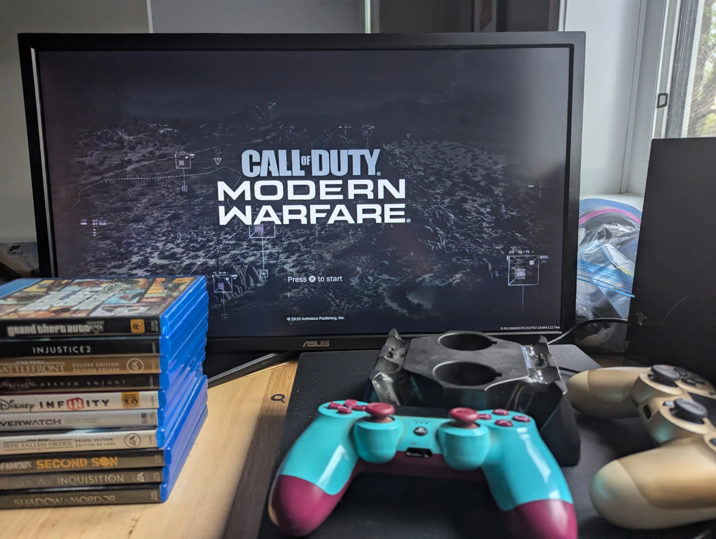 Sony PS4 Pro - photo 4