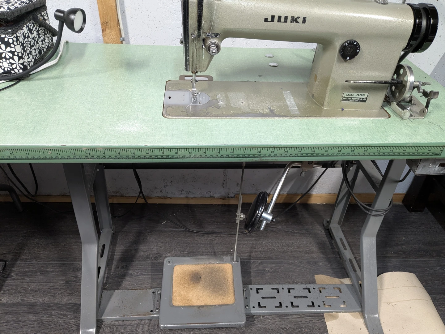 Juki DDL-855 Industrial Sewing Machine - photo 2