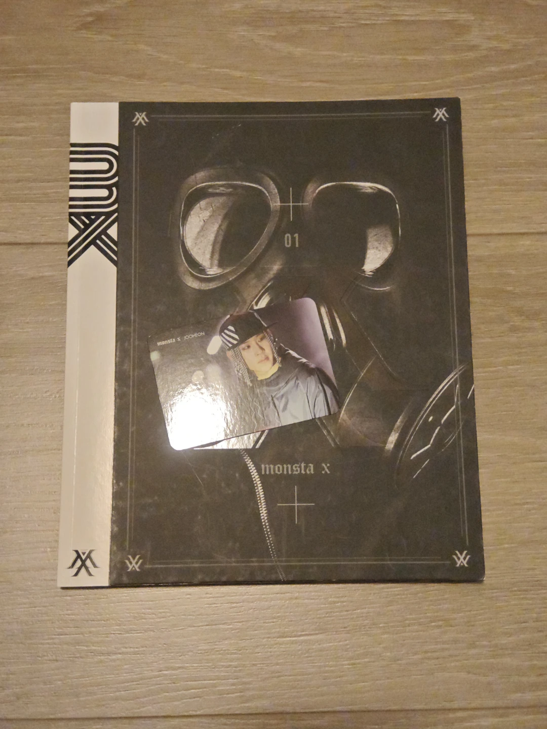 Monsta X Trespass Album + Photocard - photo 2
