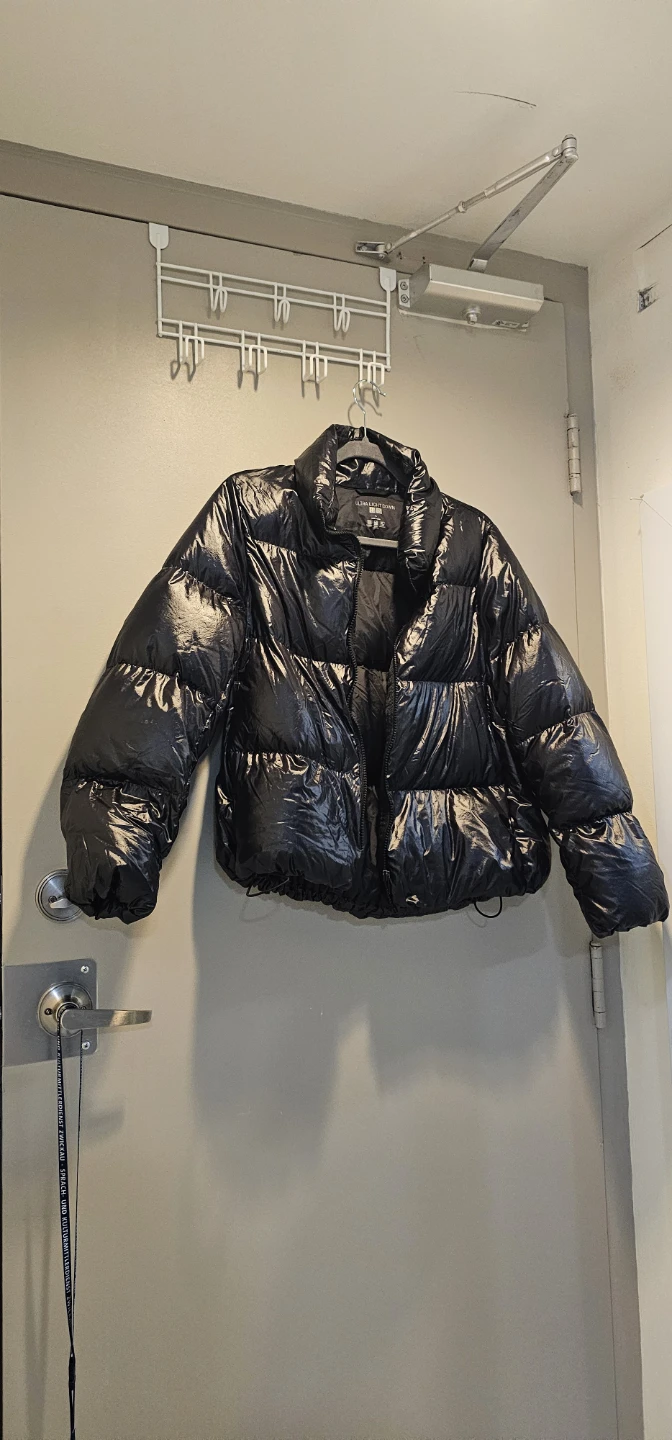 UNIQLO Ultra Light Down Puffer Jacket - Black, Size L - photo 3