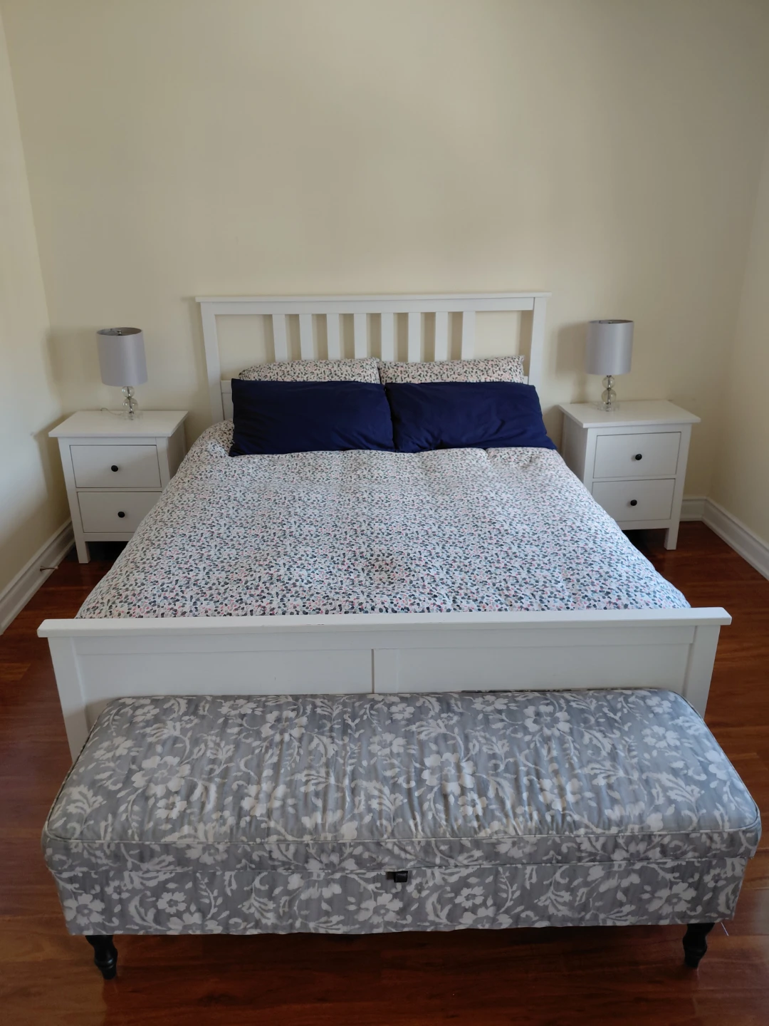 Hemmes MN bed frame queen white stain