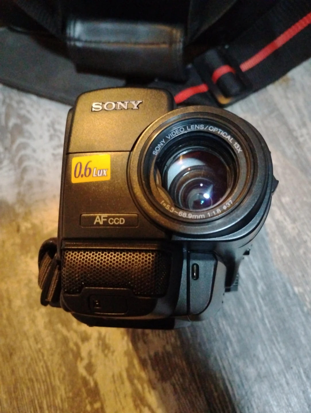 Sony Handycam Video 8 CCD-TR566 Camcorder with Bag & Accessories - photo 3