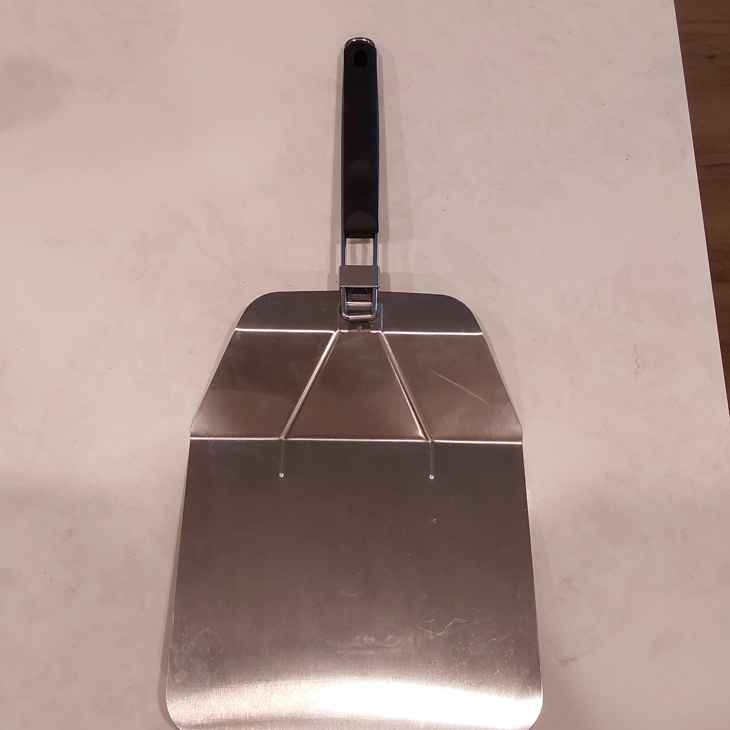 Metal Pizza Peel with Folding Handle