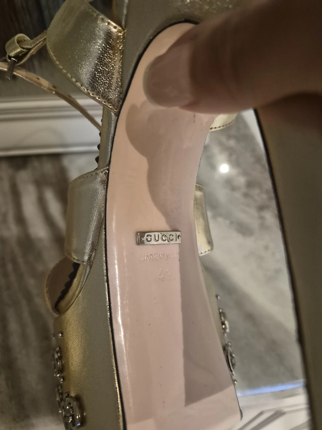 Brand new Gold Gucci platform heels.  Size 8.5 - photo 4