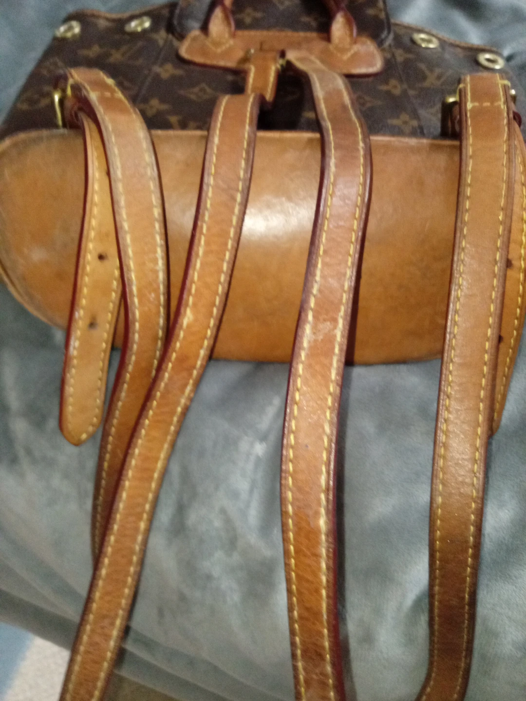 Authentic LV Montessori Vintage Backpack w/missing drawstring - photo 4