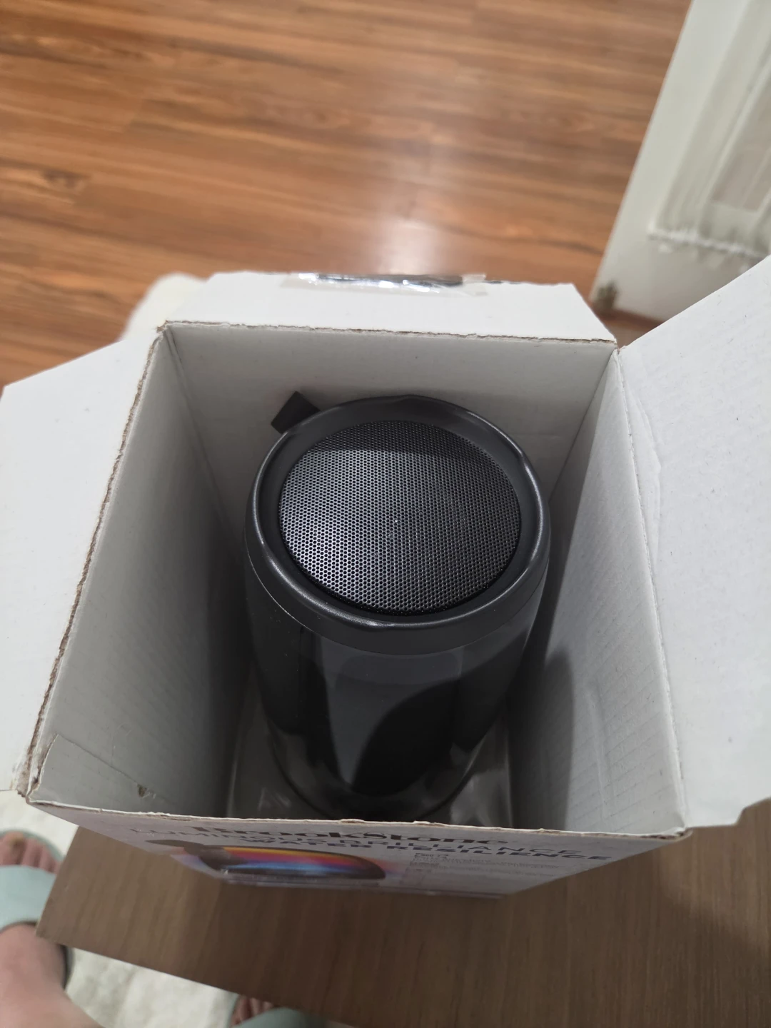 Brookstone Luminous Brilliance Water Resilience Portable Speaker - photo 2
