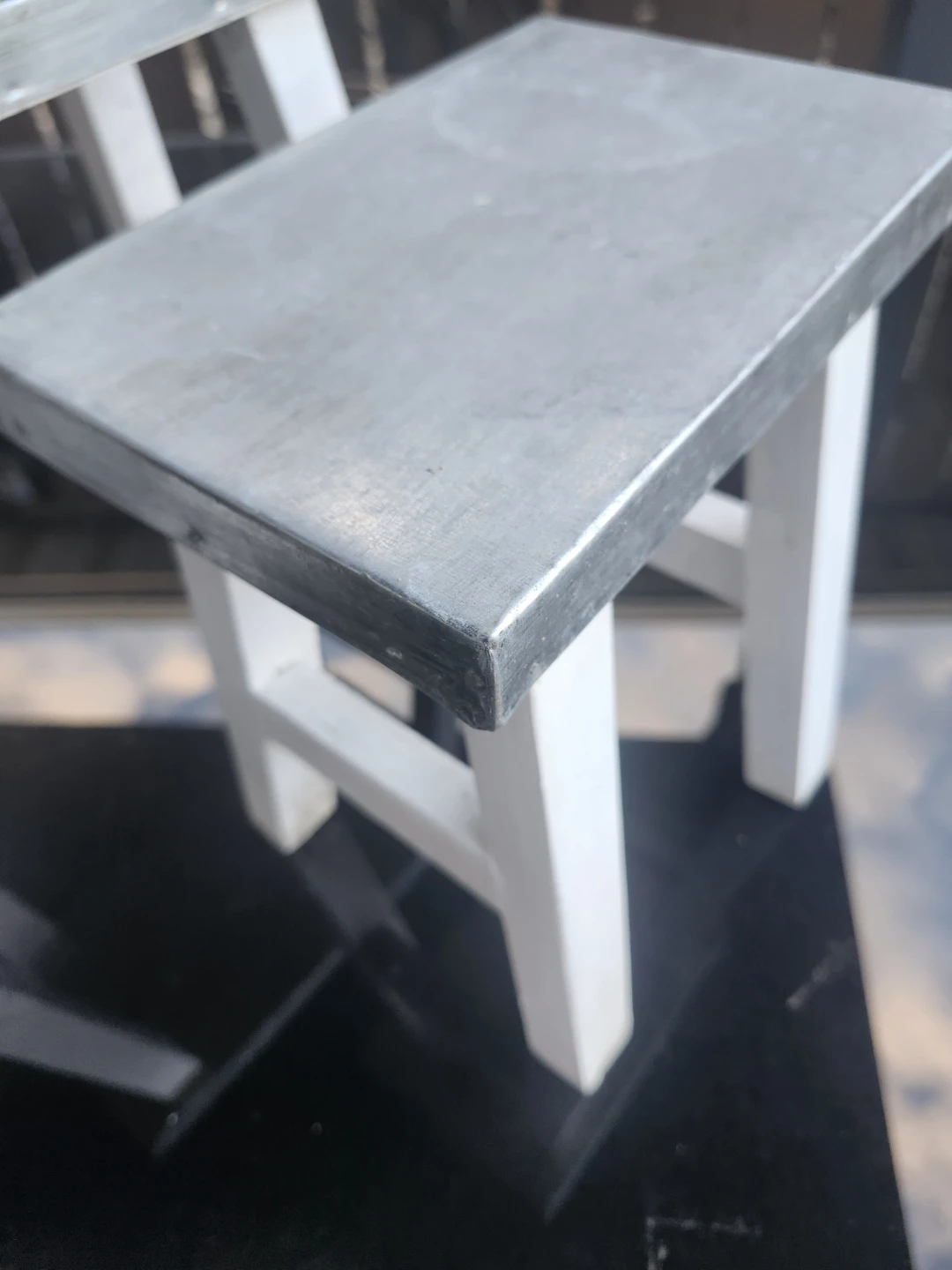 Set of 2 Metal Top outdoor plant stands - photo 3