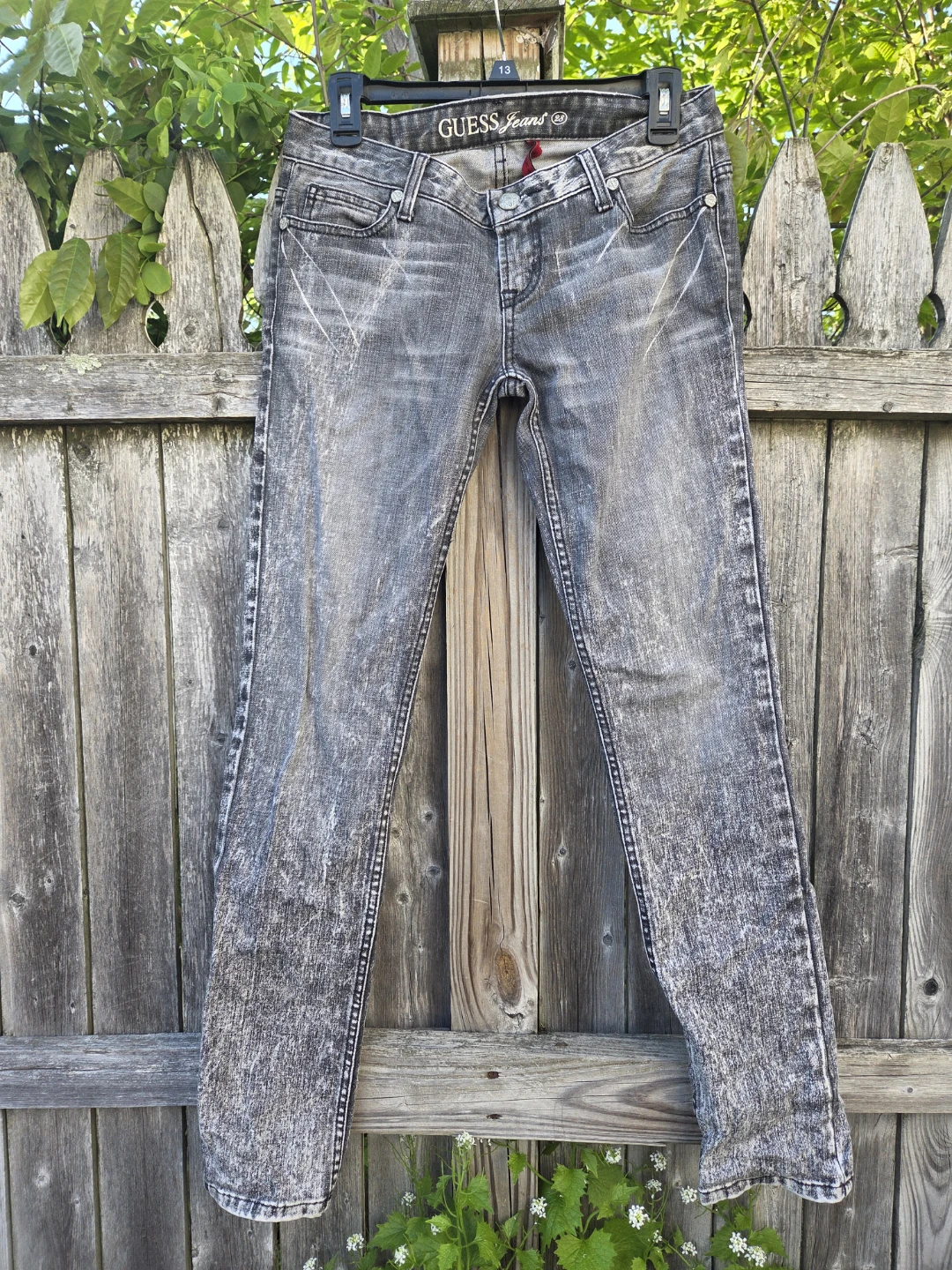 GUESS Jeans Women's Skinny Pants Size 28