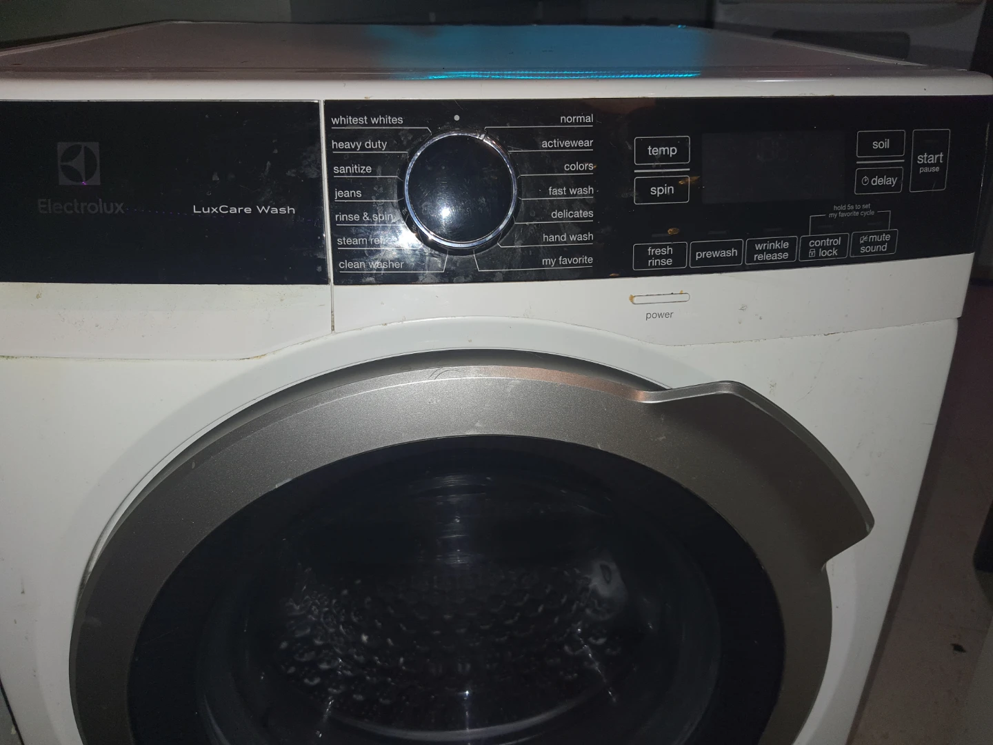 Electrolux LuxCare Wash Front Load Washing Machine - photo 3