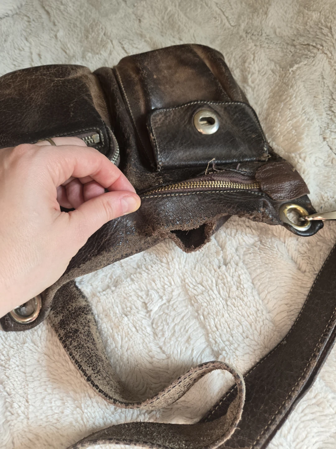Roots Brown Leather Crossbody Bag - photo 3