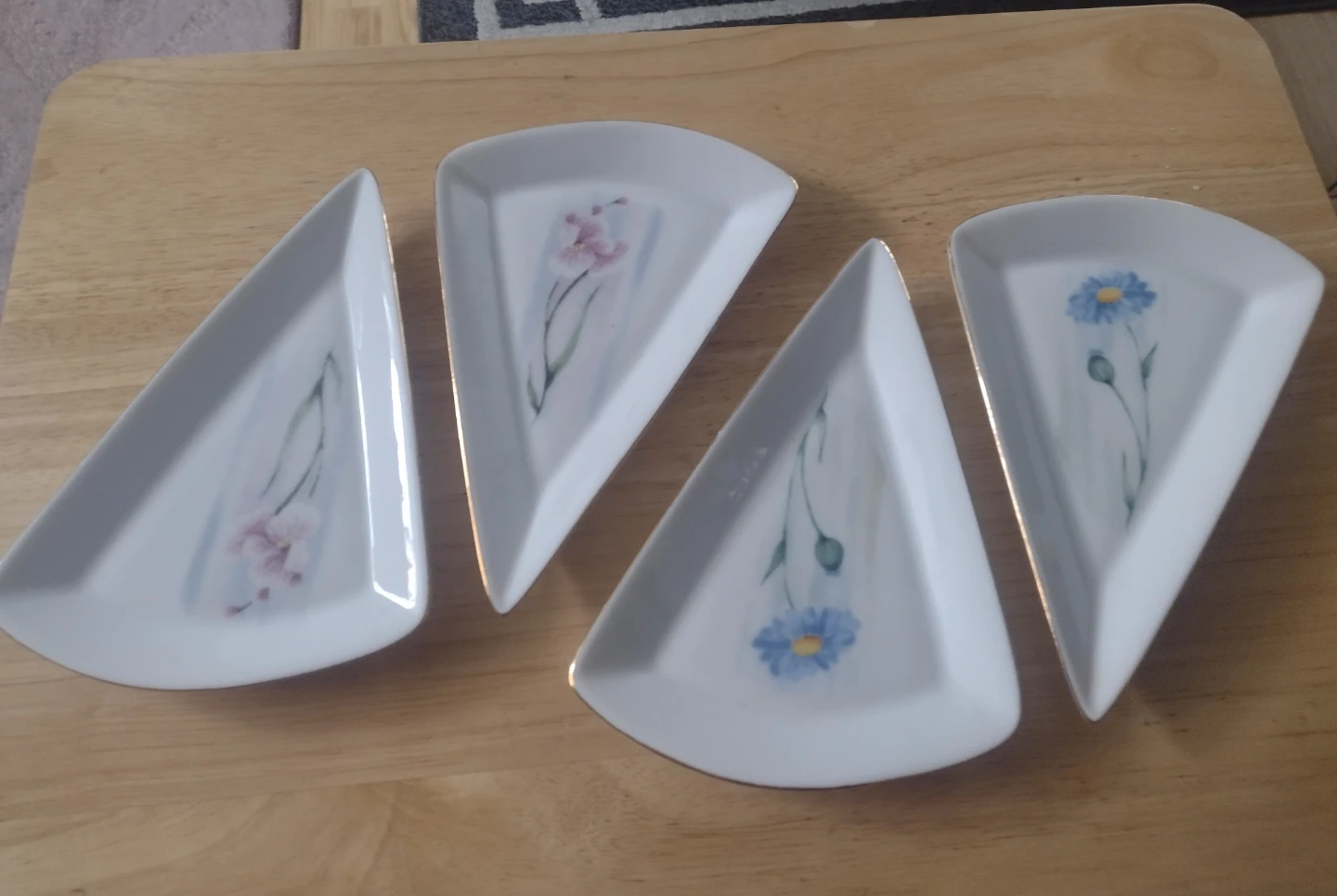 Tea Set with Cups and Saucer - photo 3