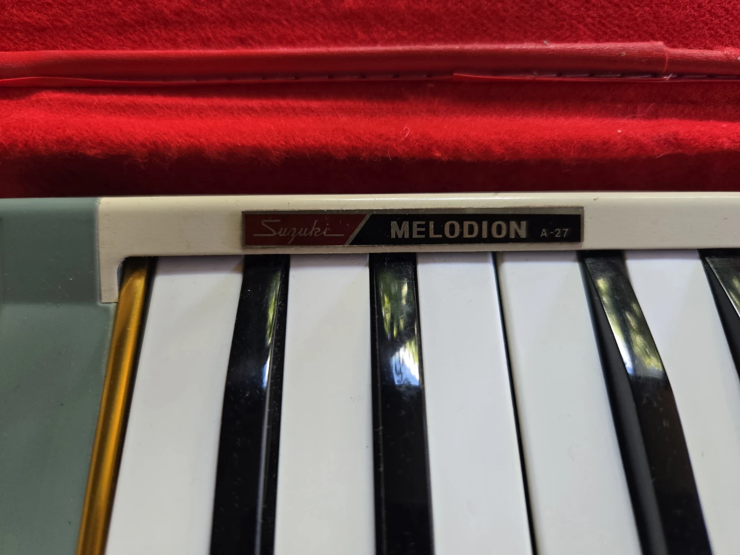 Suzuki Melodion A-27 Keyboard with Case