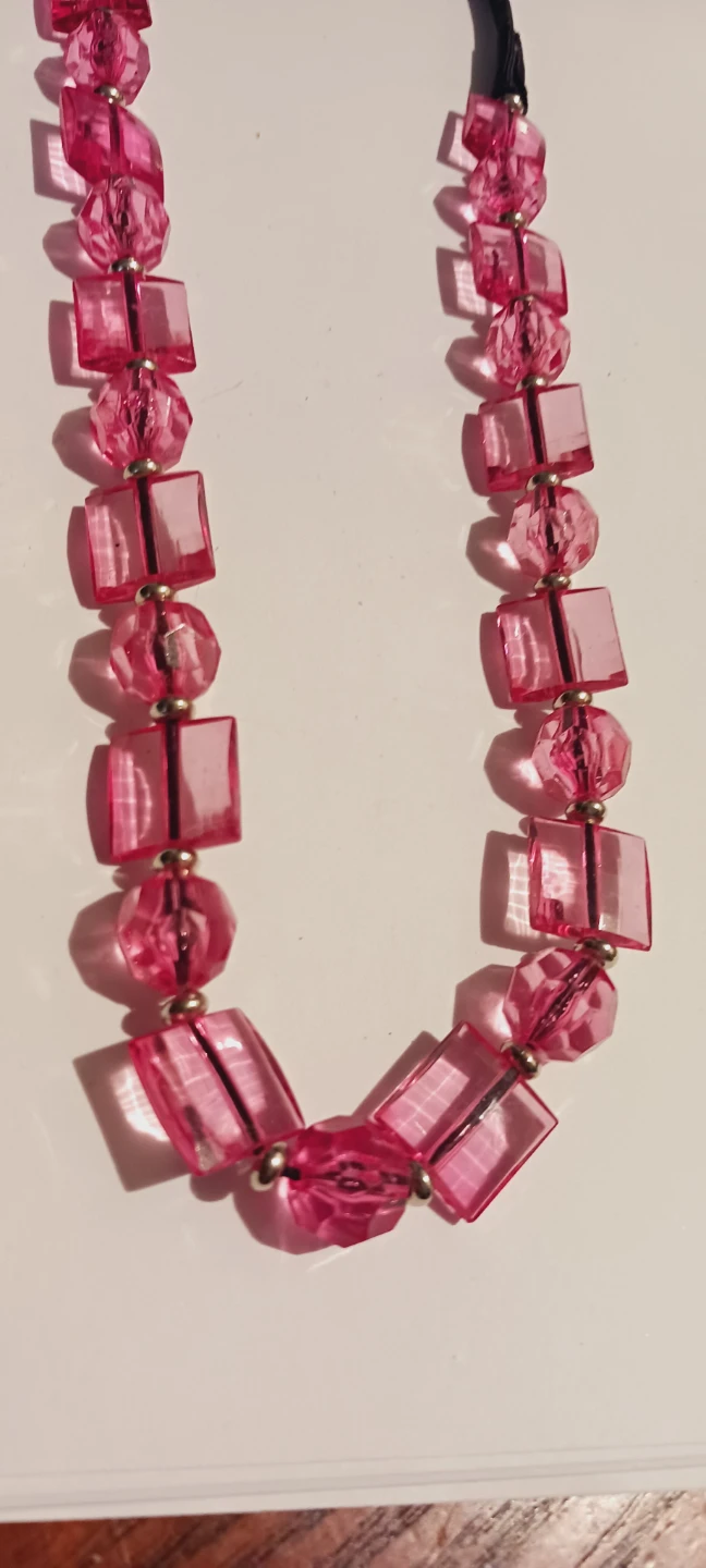 Cute Pink Lucite Beaded Necklace - photo 4