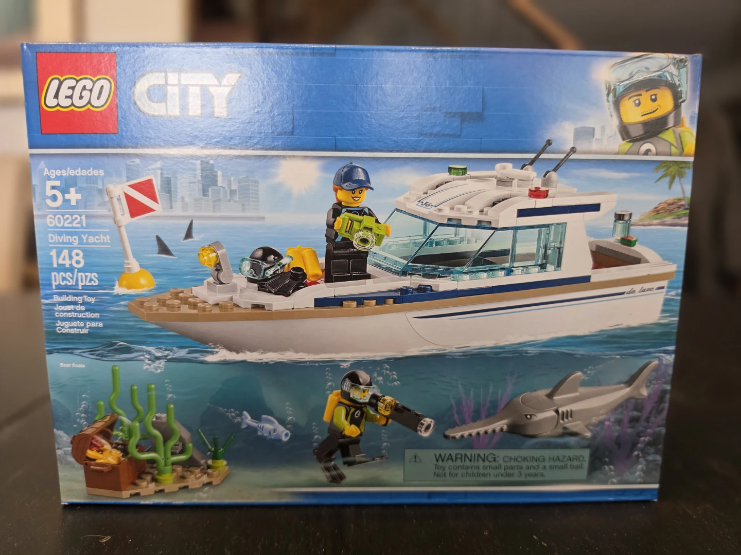 LEGO City 60221 Diving Yacht Building Set BNIB (Retired)