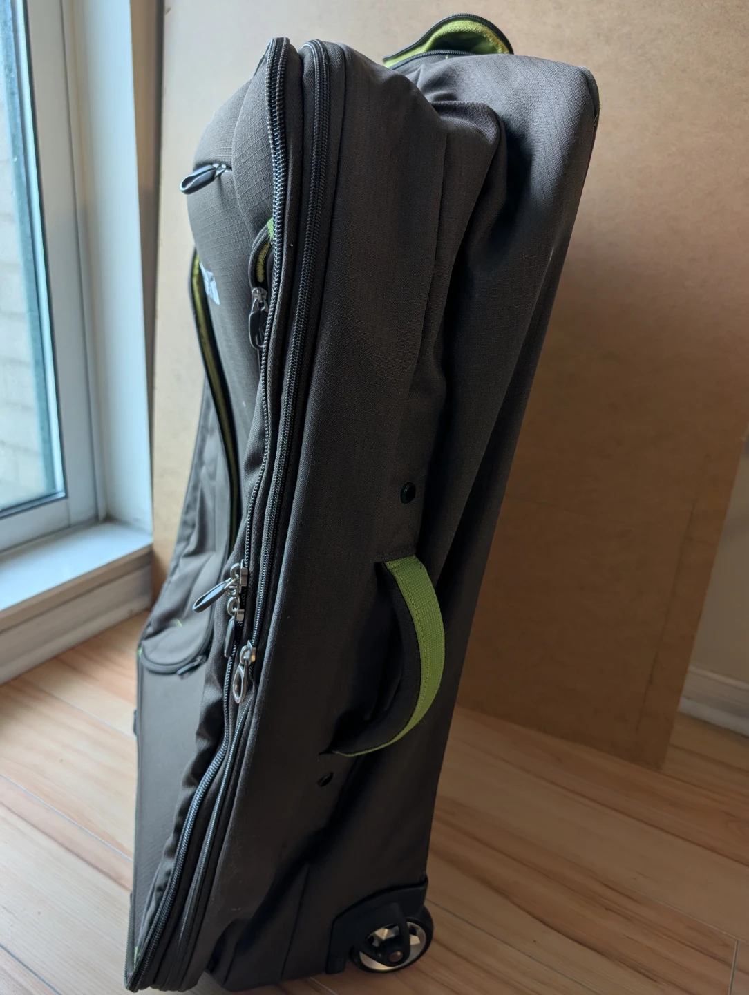 WestJet Rolling Suitcase - photo 4