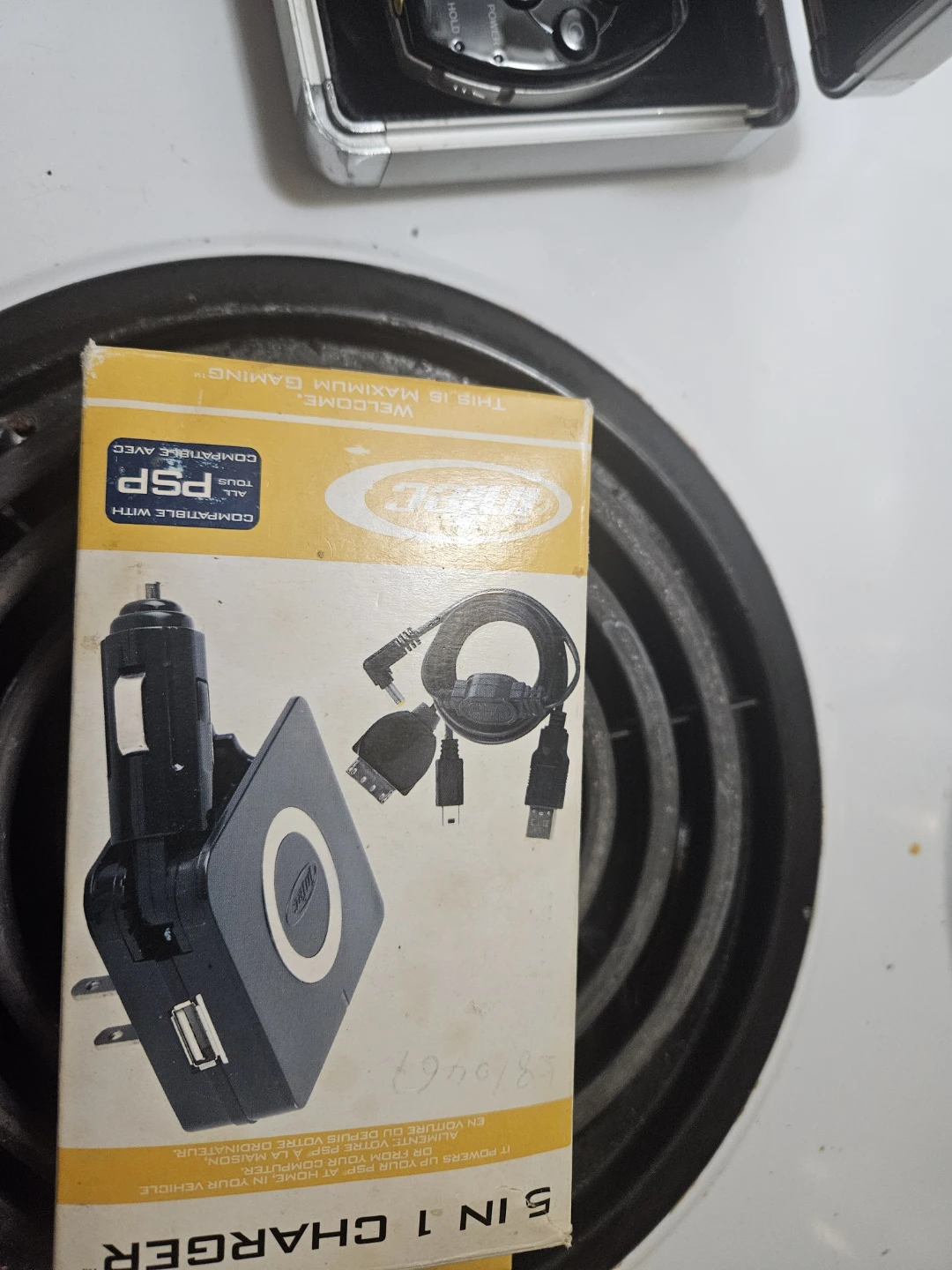 Sony PSP 3000 in hard case with charger - photo 3